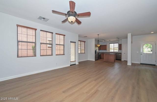 3733 E KERRY Lane Gallery 4