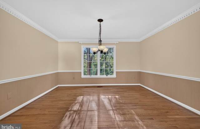 2512 LOCUSTWOOD Place Gallery 2