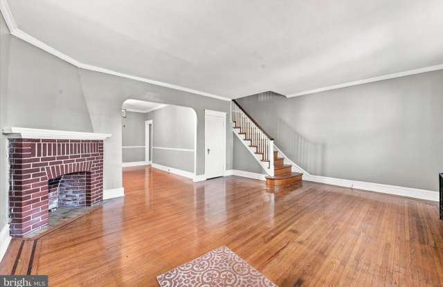 203 BARRETT Street Gallery 3