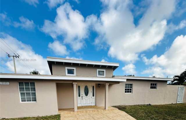 3101 SW 67th Ave photos photos