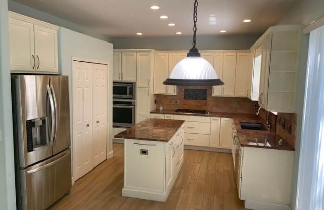 4527 Riverton Drive Gallery 4