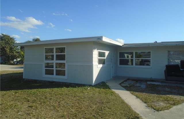 1994 Oak Drive Gallery 1