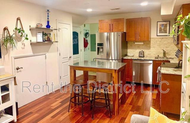 1424 L Street SE - 1424 L Street Southeast, Washington, DC 20003