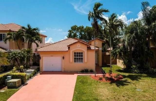 8766 SW 213th Ter photos photos