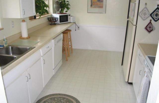 6564 S Clarkson Gallery 4