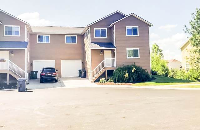 Beautiful 4 bedroom 3 bath townhouse w/attached garage photos photos