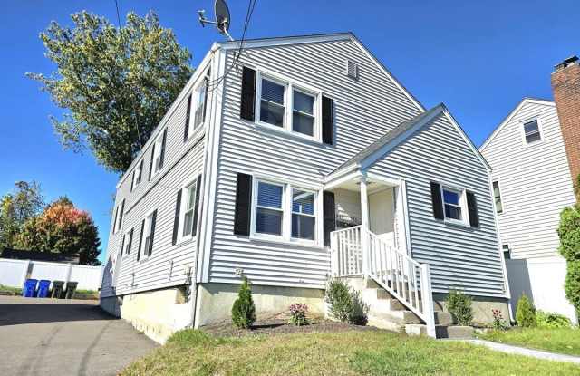 387 Quaker Lane South photos photos