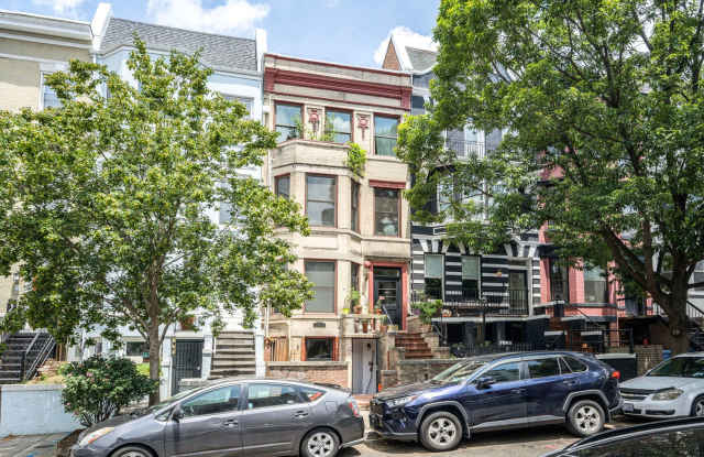 Available now! 2 Bed 2 Bath in Adams Morgan! Close to public transit and the best of city living! photos photos