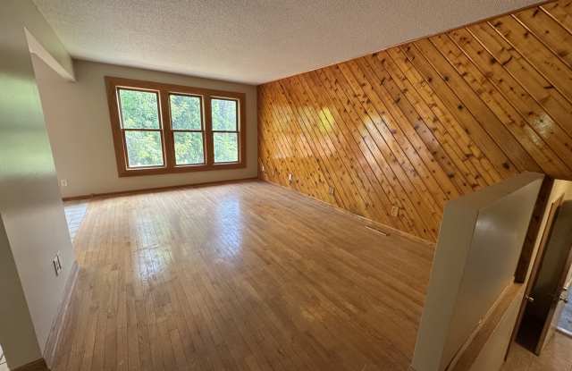 8090 Urbandale Ln N Gallery 3