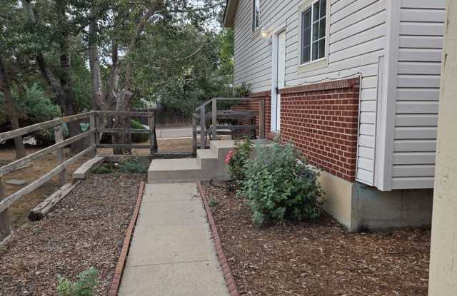 3-Bed 2-Bath Townhome in Central Lafayette. NEW PAINT & NEW FLOORING. REMODELLED BATH. PRIVATE DECK. photos photos