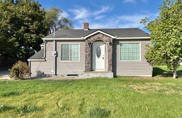 5203 North Evergreen Road Gallery 1