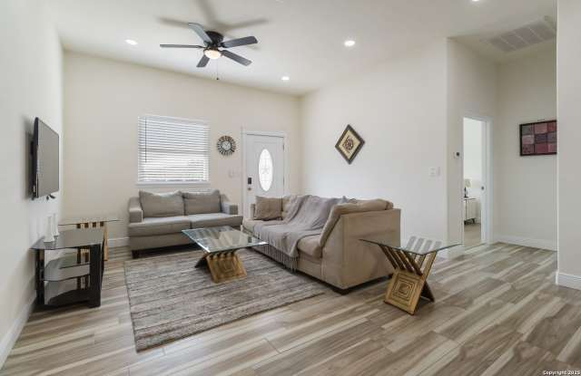 567 Hummingbird Gallery 3