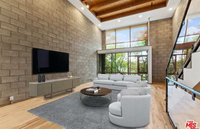 6615 Melrose Ave photos photos