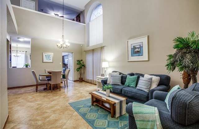 1124 Blackberry Creek Gallery 2