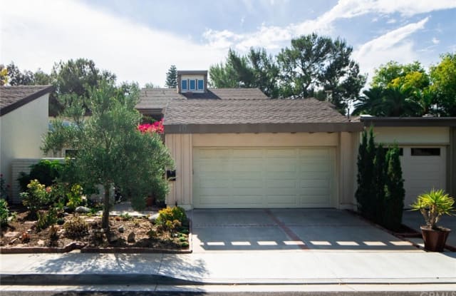 10 Oak Tree Lane - 10 Oak Tree Lane, Irvine, CA 92612
