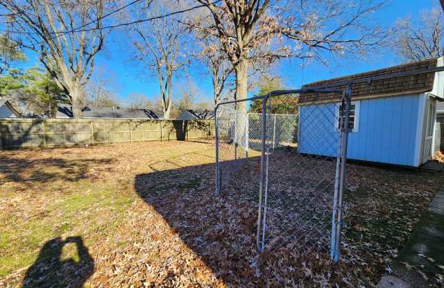 Single family home located in West Memphis photos photos