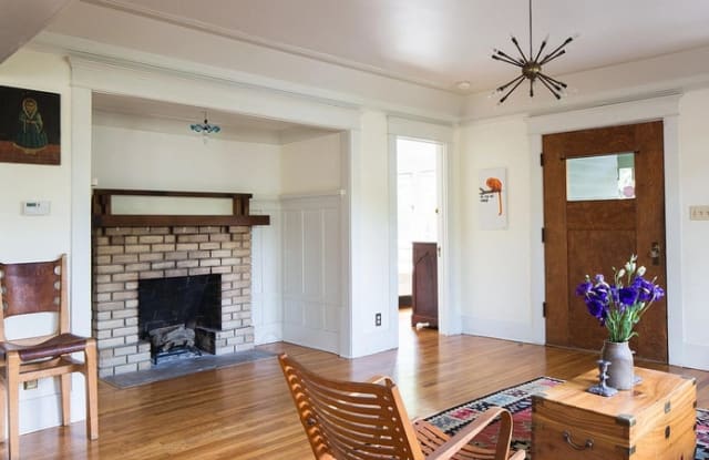 2307 Echo Park Ave - 2307 Echo Park Avenue, Los Angeles, CA 90026