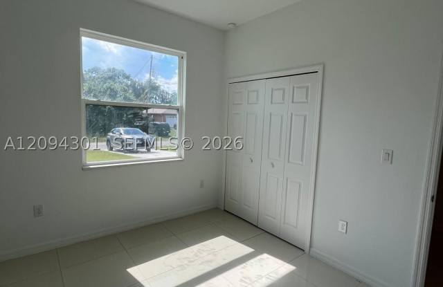 4700 29th St SW Gallery 3