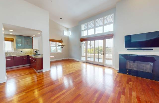Luxurious Condominium | Rooftop Deck with Bay and Downtown Views photos photos