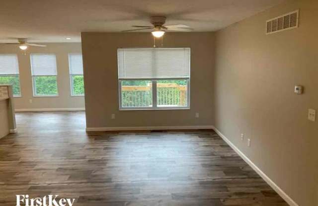 3277 Blue Springs Drive Gallery 2