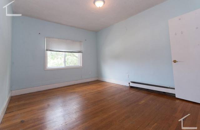 Gorgeous Brighton Townhouse (<$1000 per person!!) available 9/1/26 Gallery 4