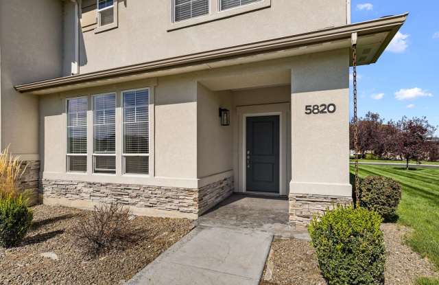 Beautiful 3-Bedroom, 3-Bath Townhome with 2-Car Garage Gallery 4
