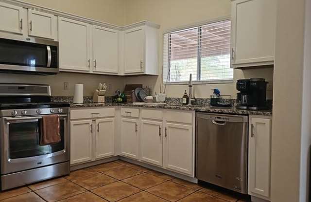 2174 West Roundwood Place Gallery 1
