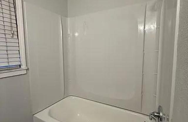 Fresh, Bright  Move-In Ready on Willow Lane! photos photos