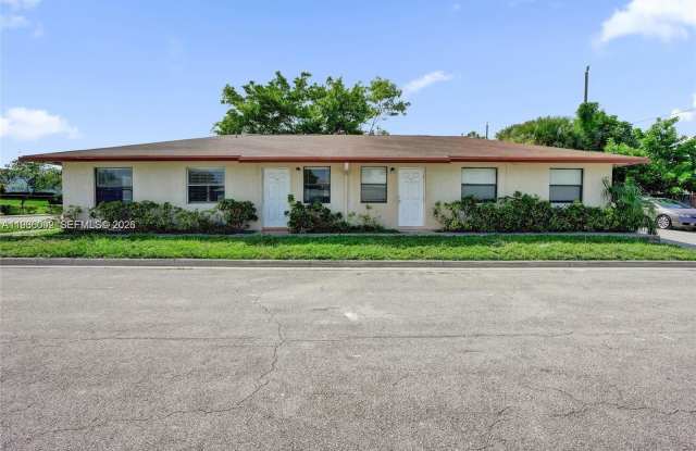 1200 W 31st St photos photos