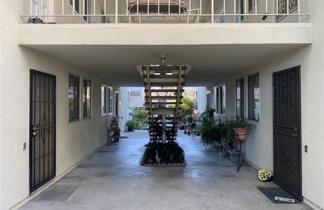 25 Avenida Castilla - 25 Avenida Castilla, Laguna Woods, CA 92637