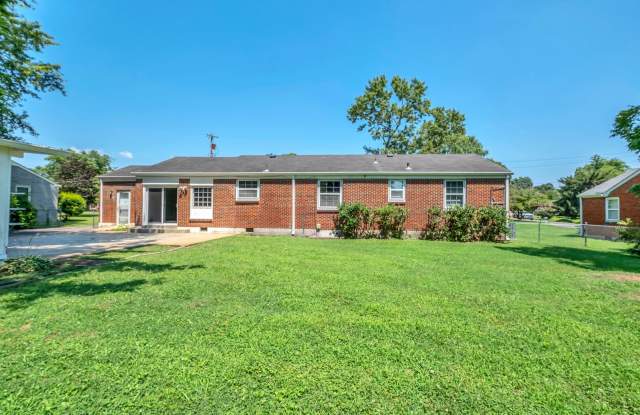 Donelson ranch with fully fenced backyard, carport and large outdoor patio, extra den photos photos
