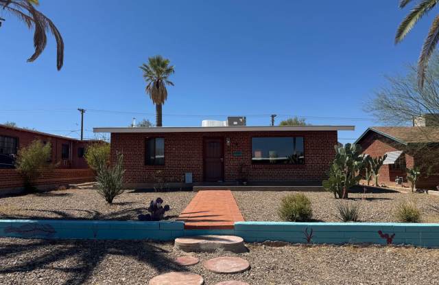 ALL UTILITIES INCLUDED Colorful & Eclectic 2 Bed / 1 Bath Home Near U of A photos photos ALL UTILITIES INCLUDED Colorful & Eclectic 2 Bed / 1 Bath Home Near U of A photos photos