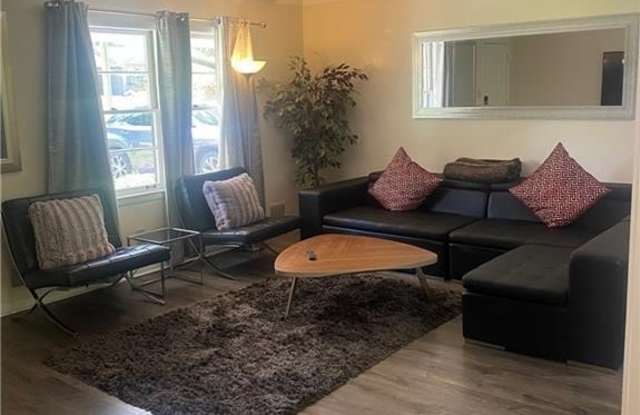 3328 Ferncliff Place NE Gallery 3