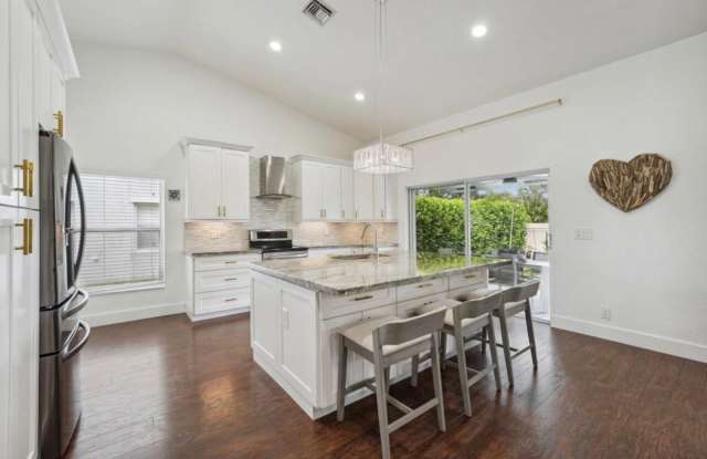 3780 Cypress Lake Drive Gallery 3
