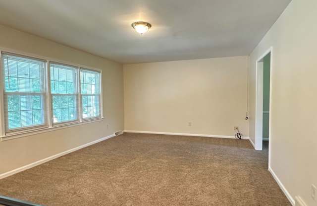 COMING SOON! Beautiful House in Tates Creek! 3 BR, 2.5 Baths, Finished Basement & Garage Gallery 4