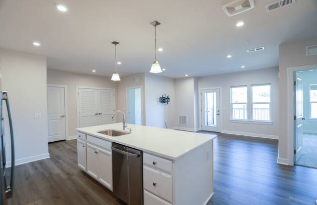 Beautiful Condominium off of Hull Street in Midlothian! - 3700 Maze Runner Drive, Chesterfield County, VA 23112