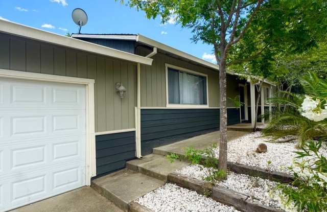 Private Renovated Home in Westside Redding photos photos