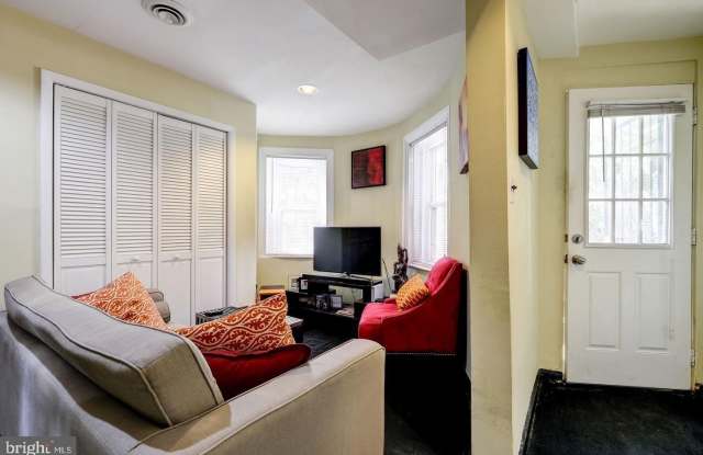 1804 VERMONT Avenue NW Gallery 2