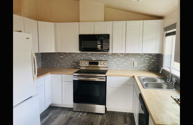 246 West Maple Street photos photos