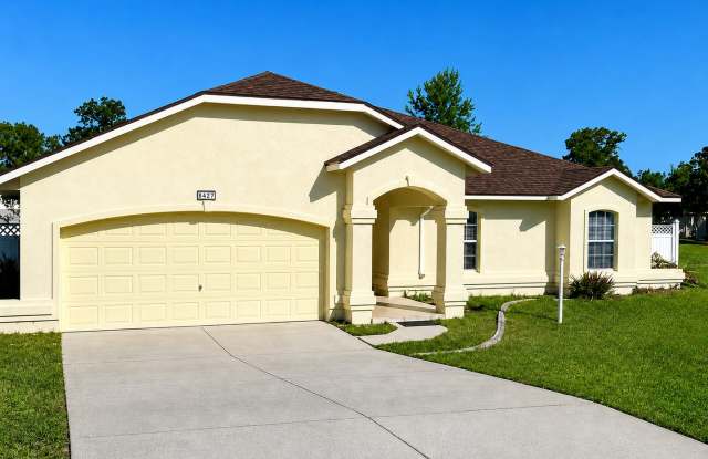 Beautifully Renovated Home with New Kitchen & Fenced Backyard in Ocala photos photos