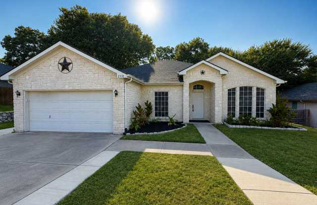 FOR LEASE! Stunning 3 Bedroom, 2 Bathroom, 2 Car Garage Home Located In Country Brook Park Estates photos photos