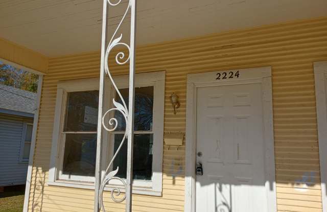 2/1 2224 Vance Ave | Alex, LA - 2224 Vance Avenue, Alexandria, LA 71301