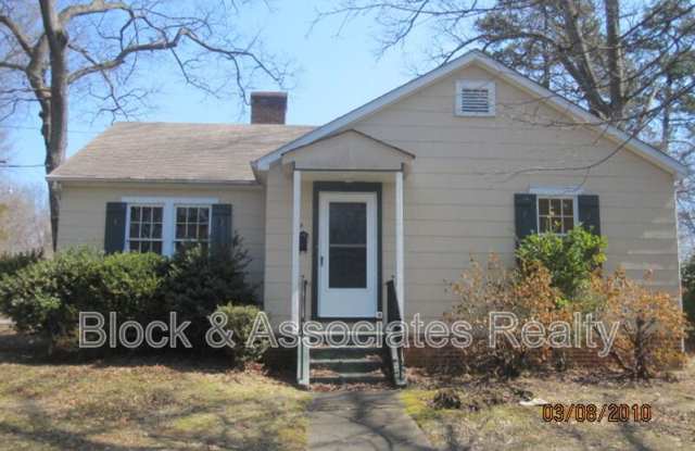 801 Knollwood Street photos photos