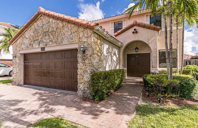 9949 NW 10th St - 9949 Northwest 10th Street, Fountainebleau, FL 33172