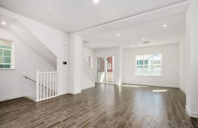 51 Huested Street Gallery 4