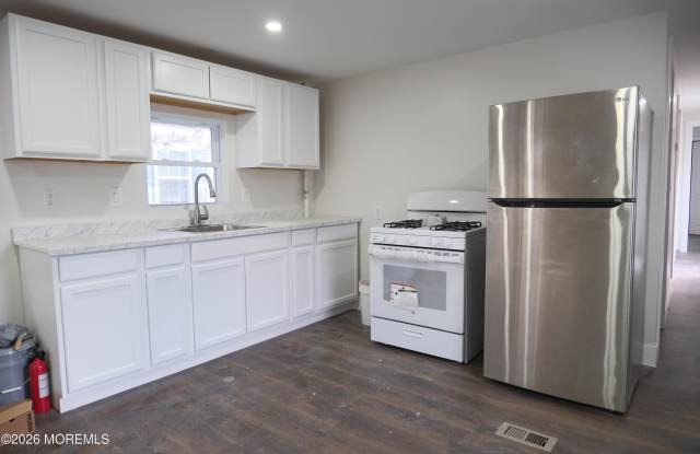 335 Adams Street photos photos