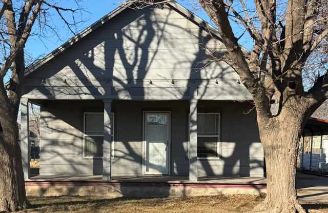 Hutchinson Rental - 610 West 12th Avenue, Hutchinson, KS 67501