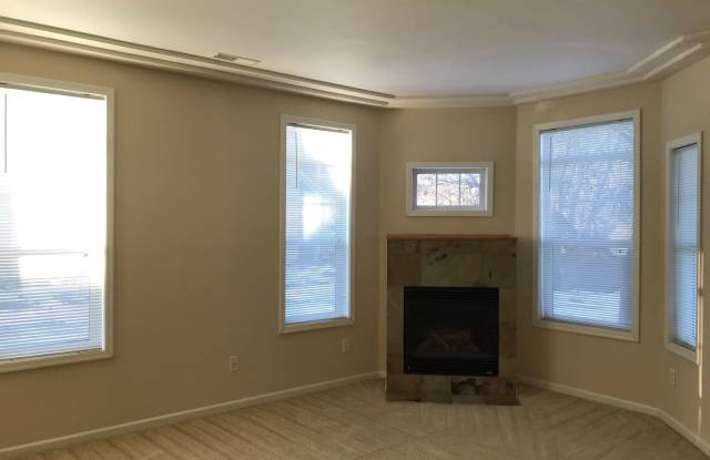 5672 Winnetka Ave. Gallery 3