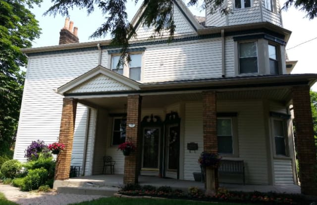 58 Afton Avenue 2nd Floor - 58 Afton Avenue, Crafton, PA 15205