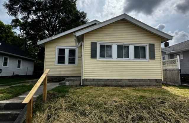2 bedroom 1 bath, large back yard - available now! photos photos